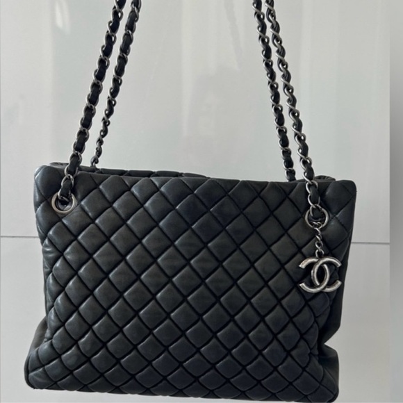 CHANEL Handbags - Chanel shopping tote